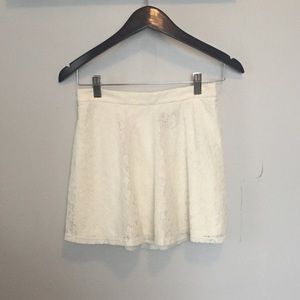 FOREVER 21 Lace Skater Skirt (S)